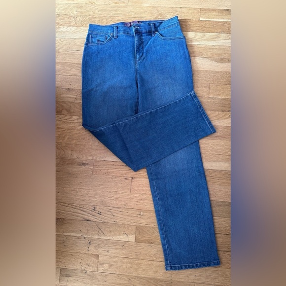 Gloria Vanderbilt Classic Jeans ๐ Size 12P | Timeless Comfort &โ Style ๐ - Picture 2 of 6